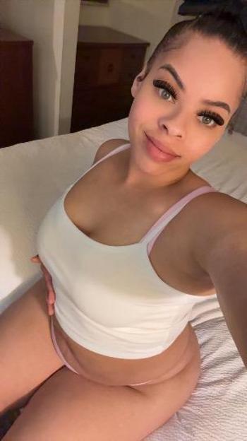 Anna, 27  female escort, Eugene