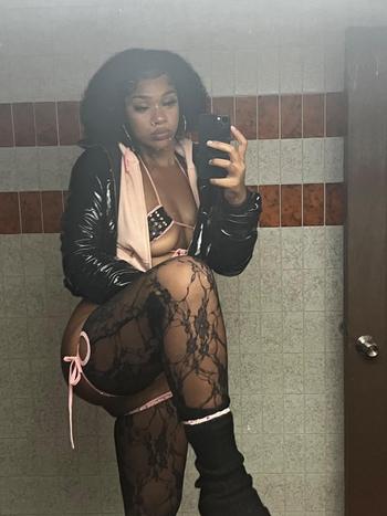 Angel, 20  female escort, Eugene