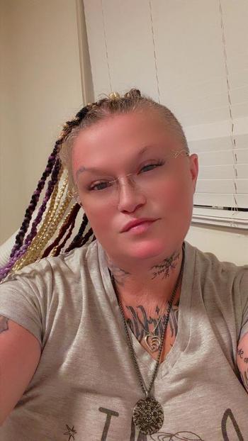 Lil, 45  female escort, Eugene