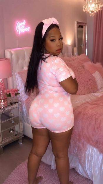 Creamilo84, 36  female escort, Eugene